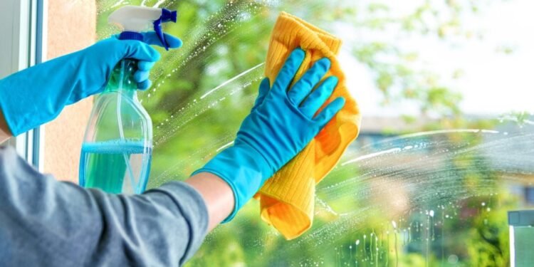 En Parlak Camlar İçin Tercih Edebileceğiniz 8 Üstün Cam Bezi