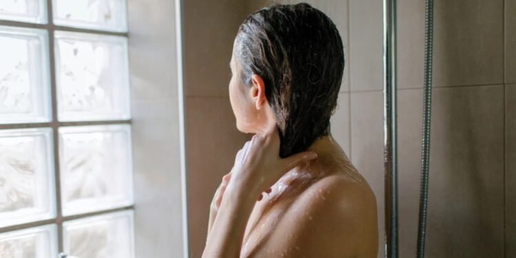 En İyi 9 Kepek Önleyici Şampuan