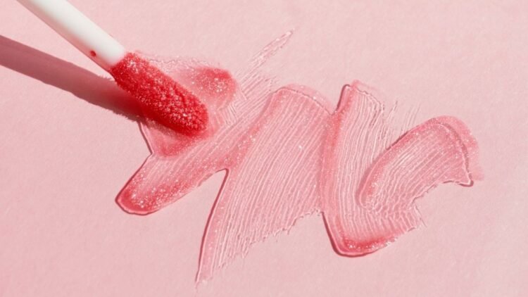 Gloss Rehberi: Makyaj Çantanızda Bulunması Gereken Harika Lip Gloss Önerileri