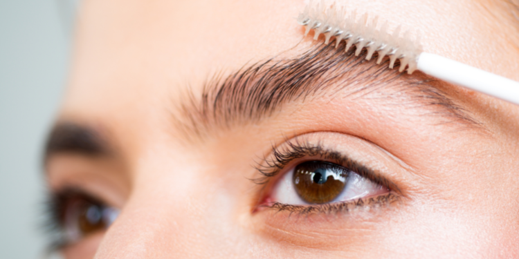 Kullanıcıların Tavsiye Ettiği En İyi Kaş Sabitleyici Ürünler