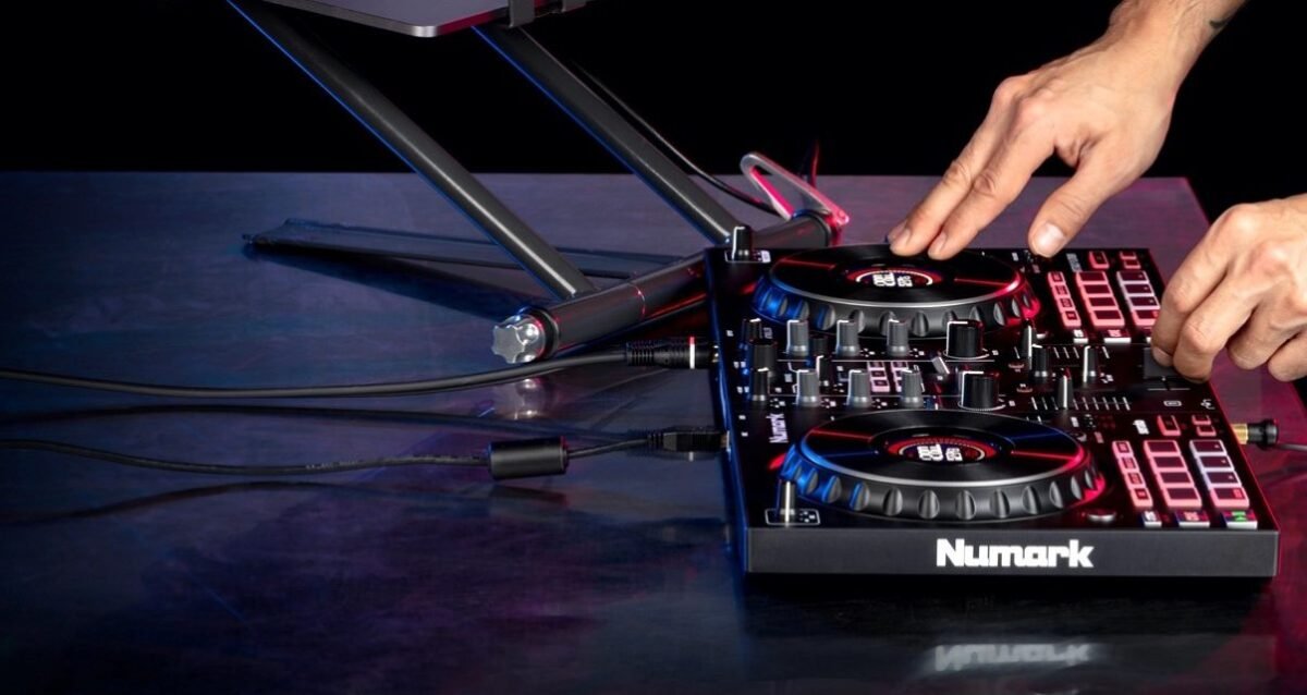 numark mixtrack platinum FX 4 inceleme